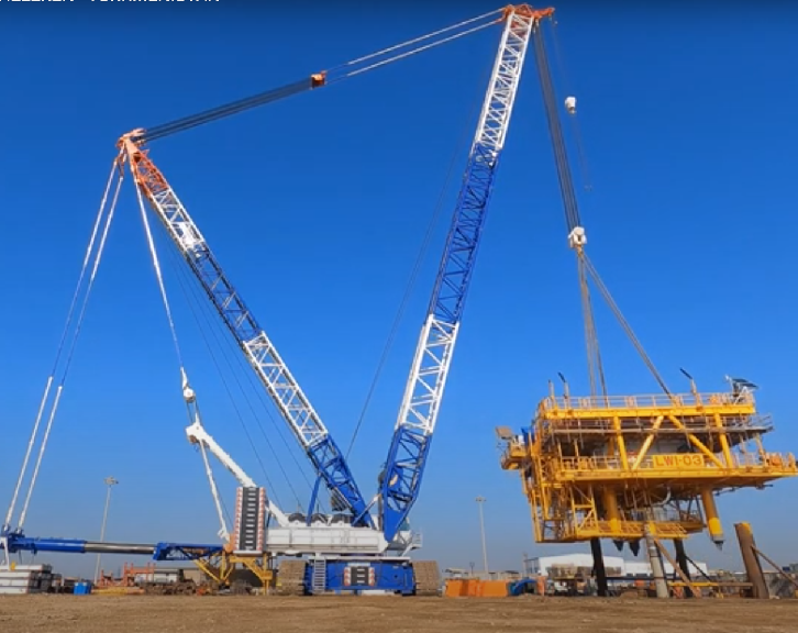 Lwi-03 Topside Platform Load-out Onto The Barge By Lifting Method