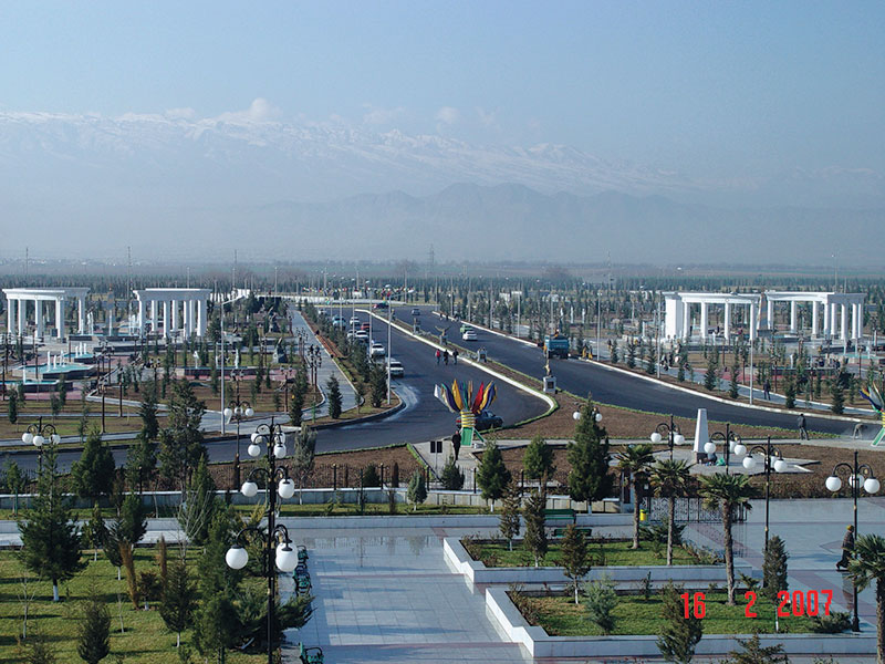 Turn-key construction park project with 30 pieces fountains and green area.